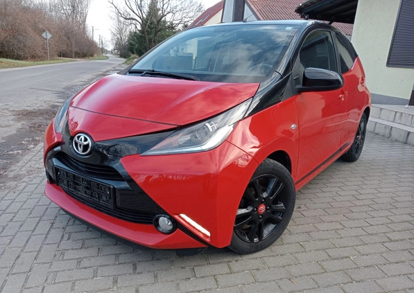 Toyota Aygo cena 33400 przebieg: 82122, rok produkcji 2017 z Pilawa małe 301